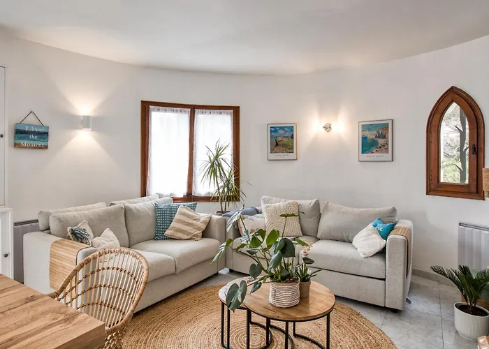 Casa Mathilda Calonge (Catalonia)